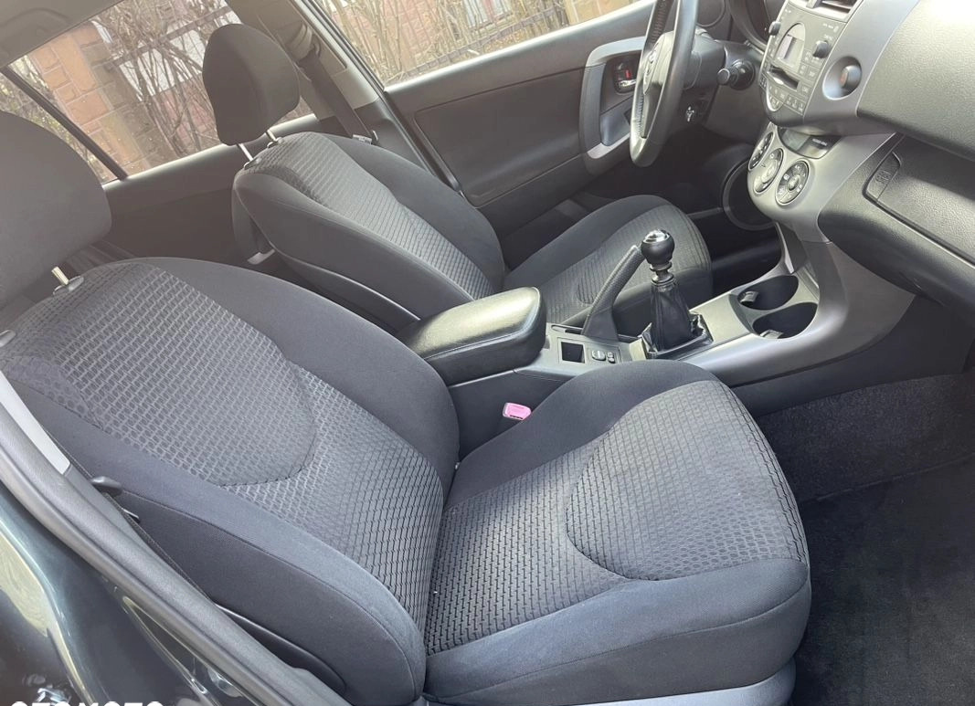 Toyota RAV4 cena 25500 przebieg: 226000, rok produkcji 2007 z Wiązów małe 154